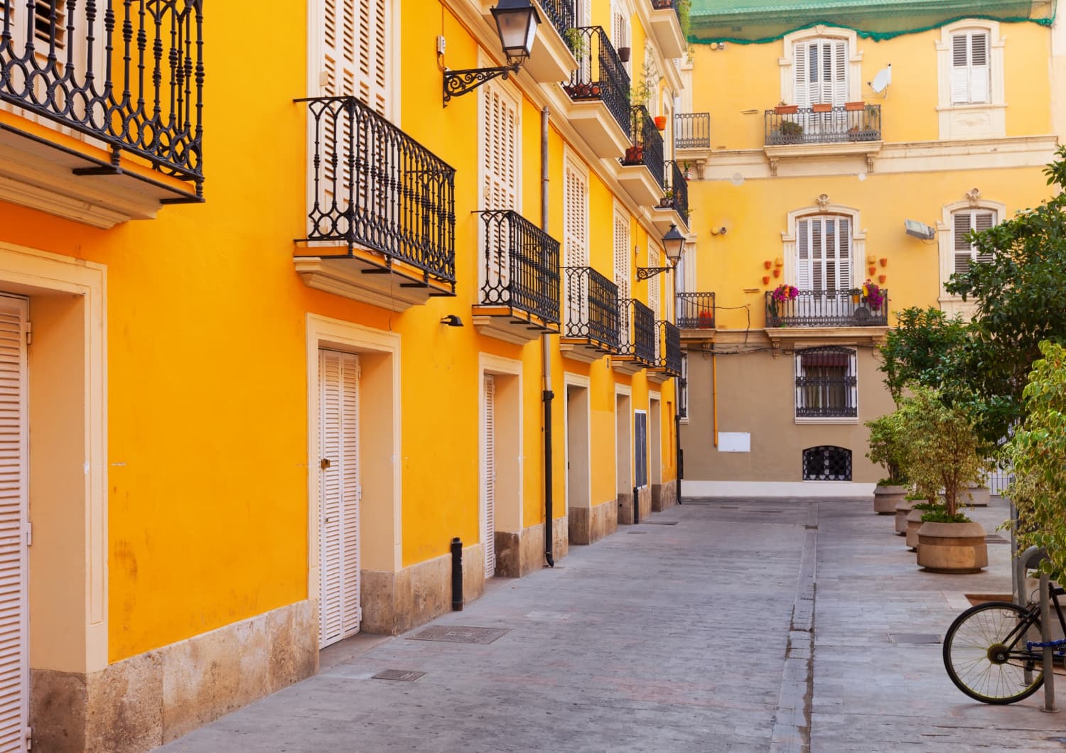 Competitive Spanish rental market with high demand for housing in major cities